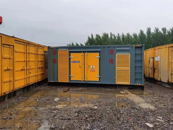 张家口柴油发电机如何判断干式空气滤清器是否需要更换？